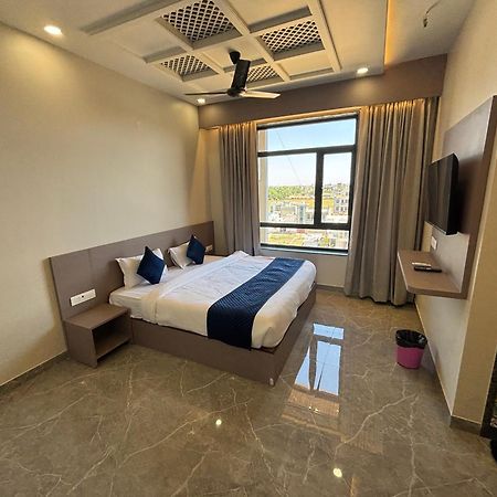 Hotel Sisodiya Palace Khātu エクステリア 写真