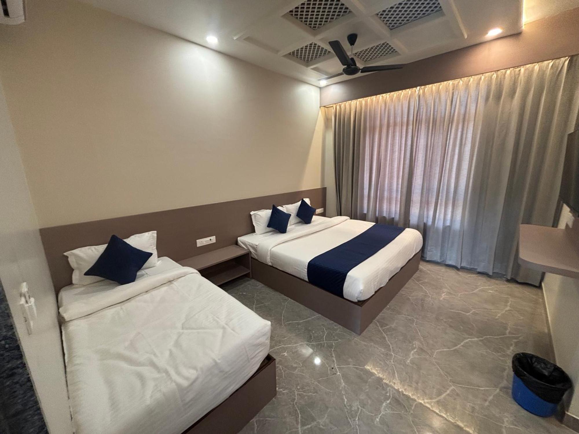 Hotel Sisodiya Palace Khātu エクステリア 写真