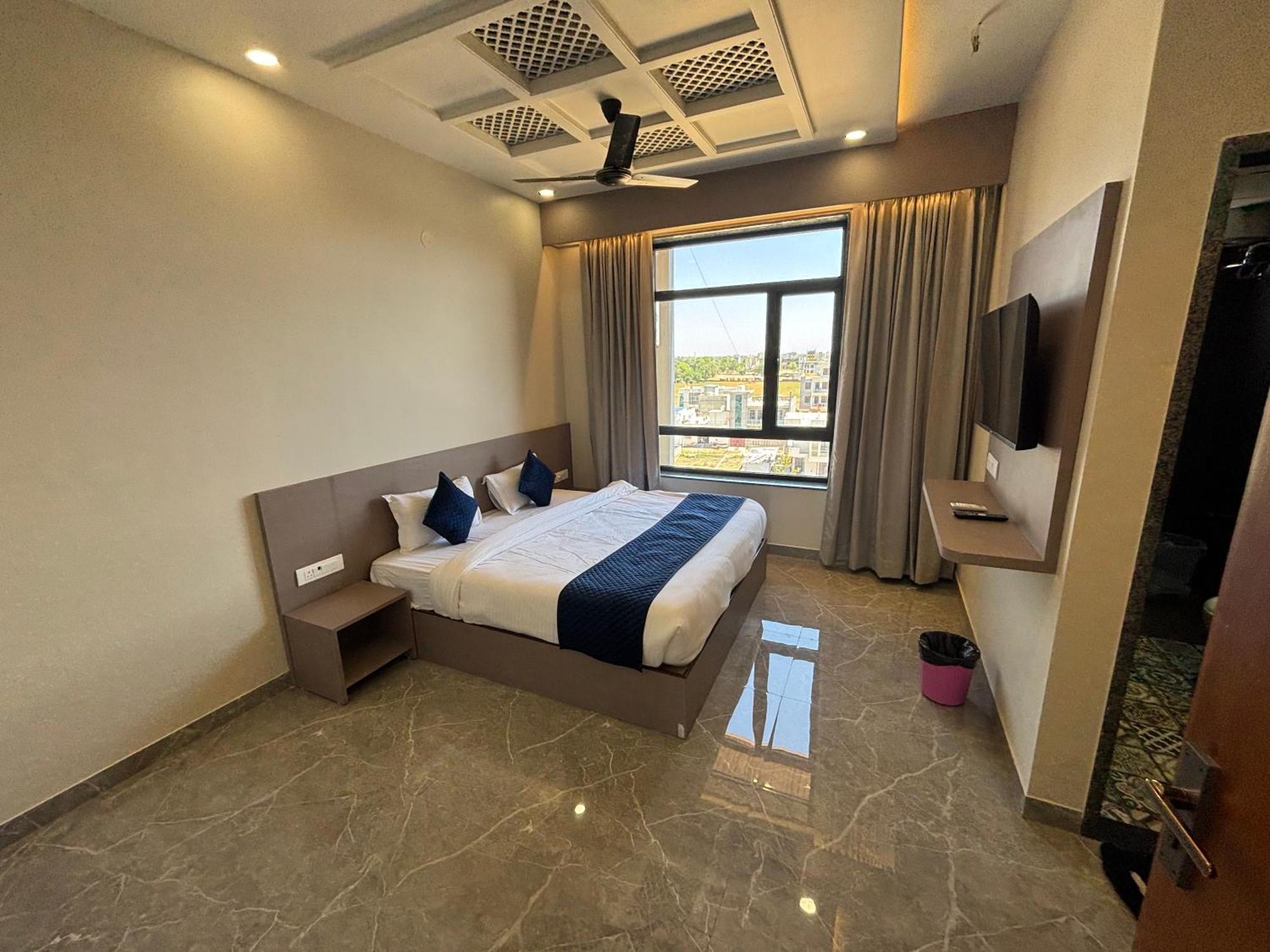 Hotel Sisodiya Palace Khātu エクステリア 写真
