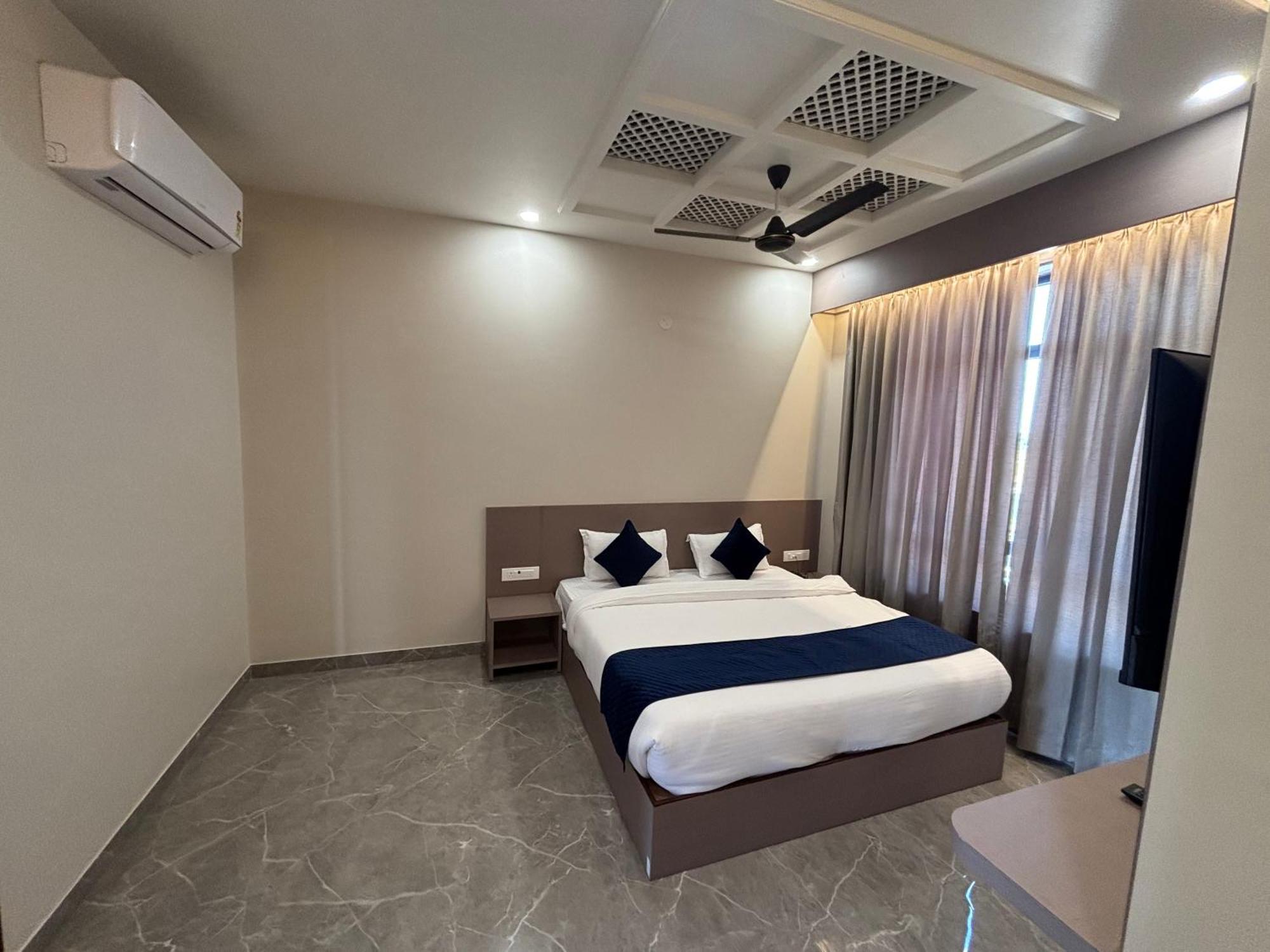 Hotel Sisodiya Palace Khātu エクステリア 写真