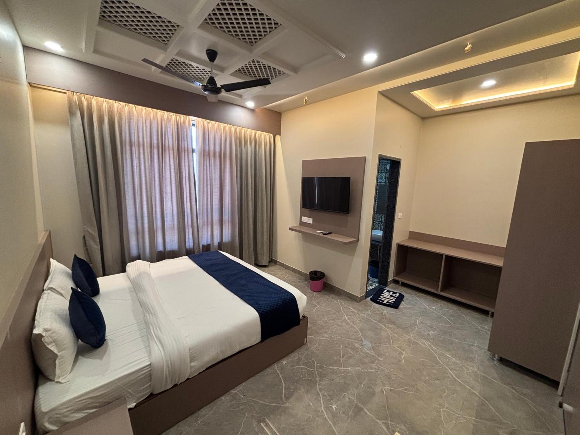 Hotel Sisodiya Palace Khātu エクステリア 写真