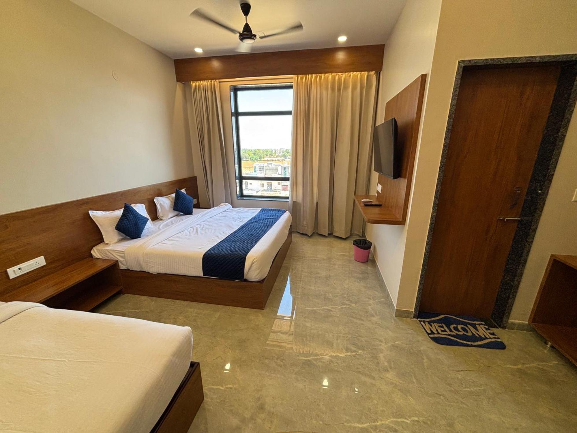 Hotel Sisodiya Palace Khātu エクステリア 写真