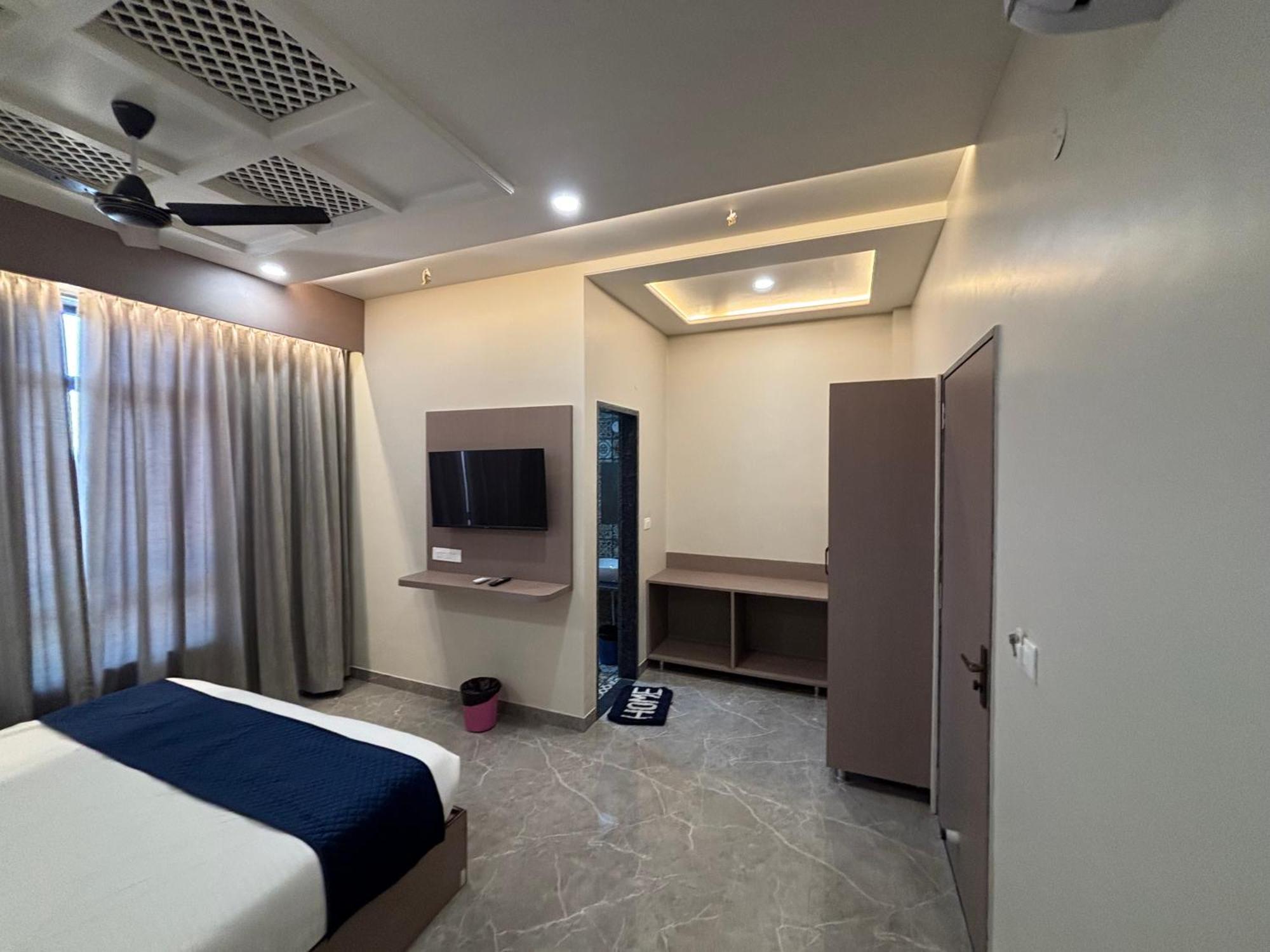 Hotel Sisodiya Palace Khātu エクステリア 写真