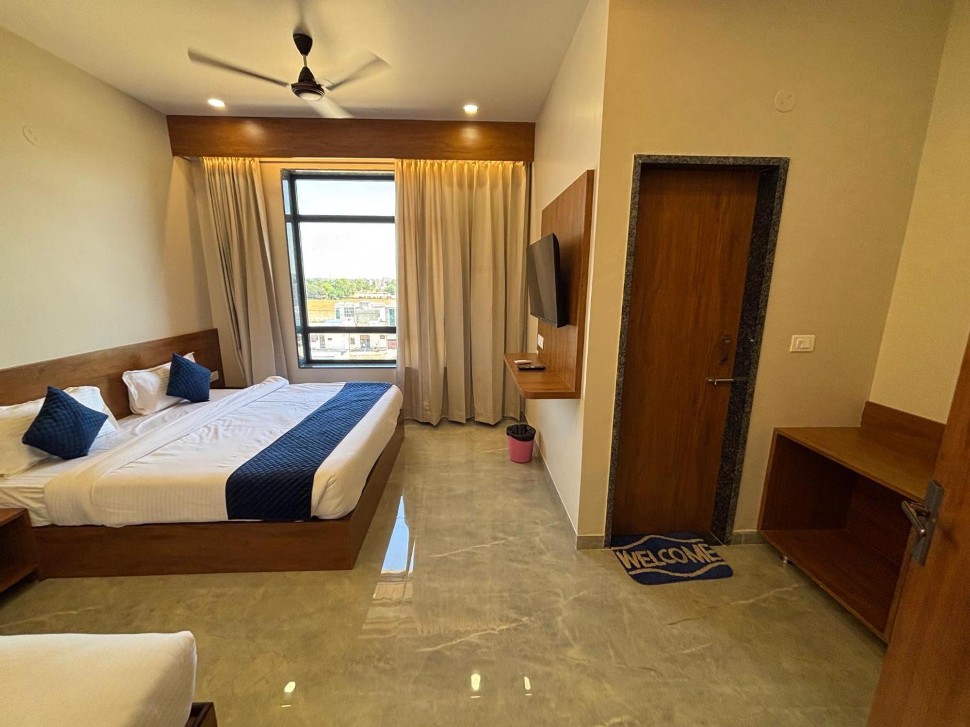 Hotel Sisodiya Palace Khātu エクステリア 写真